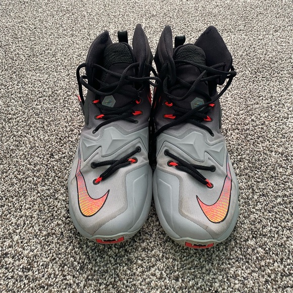 Lebron 13 - Picture 2 of 4